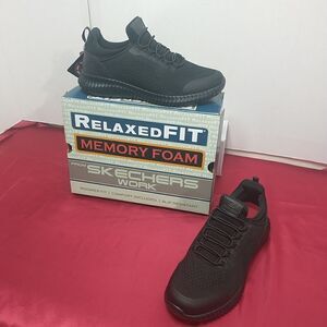 Skechers Womans SZ 9.5 Work Black shoes Memory Foam Slipon Slip Resistant 77260